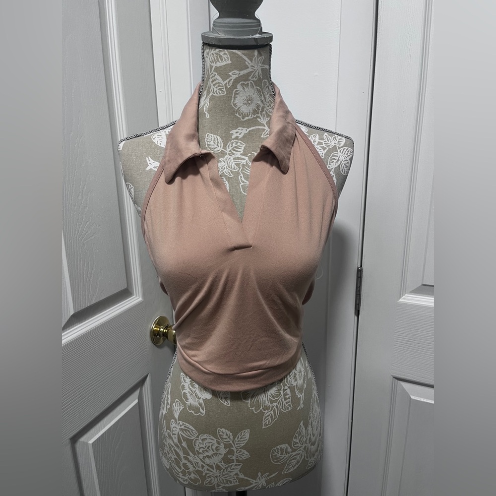 Fashion Nova Women's Collared Crop Top in Pink